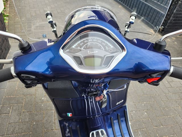piaggio - gts-touring-300