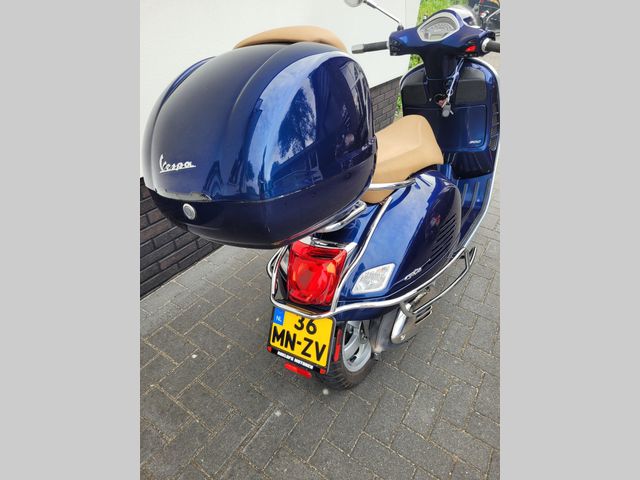 piaggio - gts-touring-300