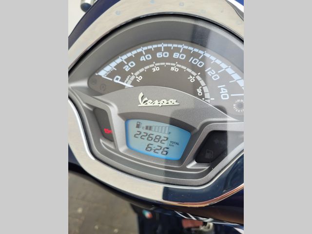 piaggio - gts-touring-300