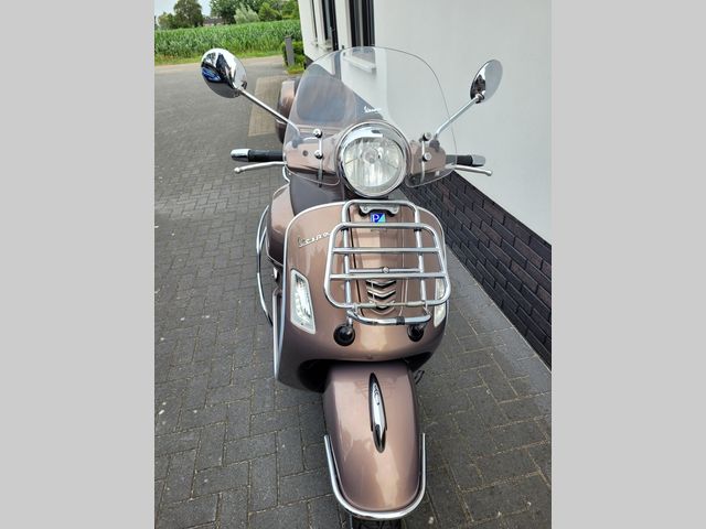 piaggio - gts-touring-300