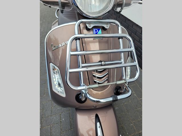 piaggio - gts-touring-300