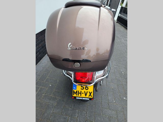piaggio - gts-touring-300
