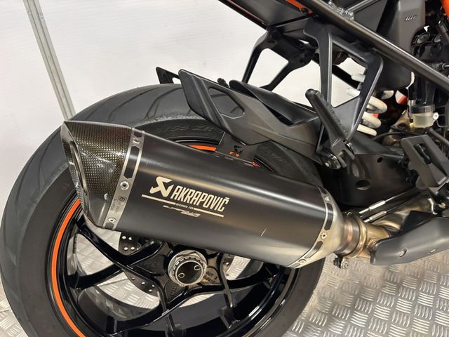 ktm - 1290-super-duke-gt