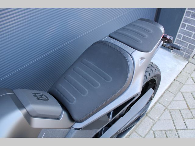 husqvarna - svartpilen-801