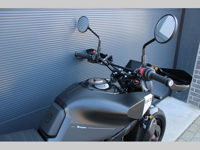 husqvarna - svartpilen-801