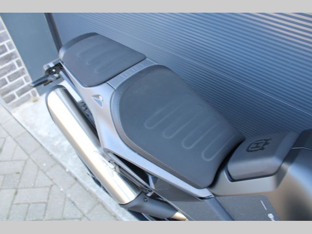 husqvarna - svartpilen-801