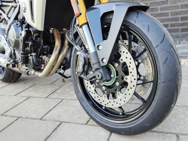 suzuki - gsx-8t