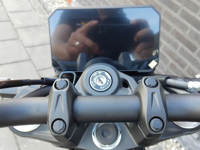 suzuki - gsx-8t