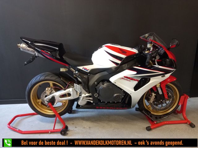 honda - cbr-1000-rr-fireblade