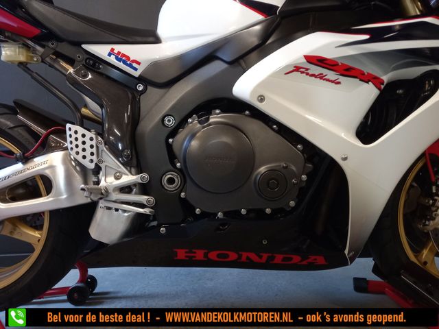honda - cbr-1000-rr-fireblade