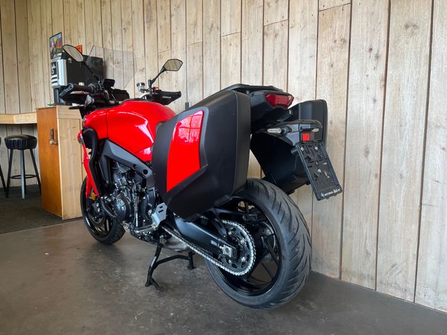 yamaha - tracer-9