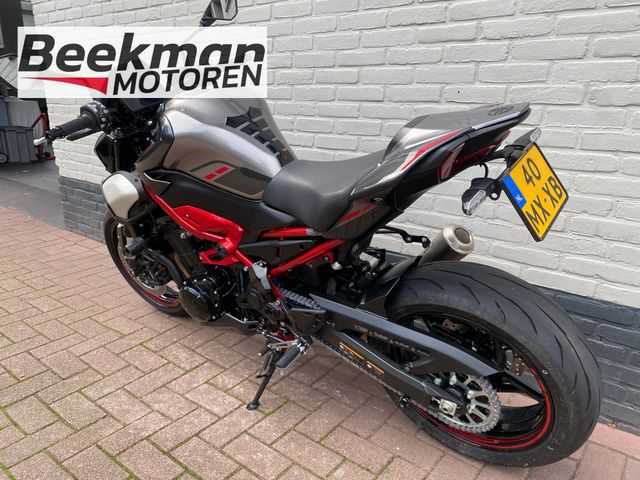 kawasaki - z900