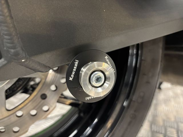 kawasaki - z900