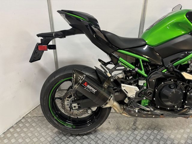 kawasaki - z900