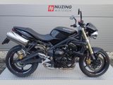 TRIUMPH STREET TRIPLE 675