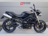 TRIUMPH STREET TRIPLE 675