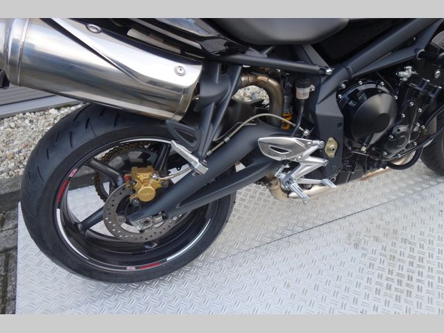 triumph - street-triple-675