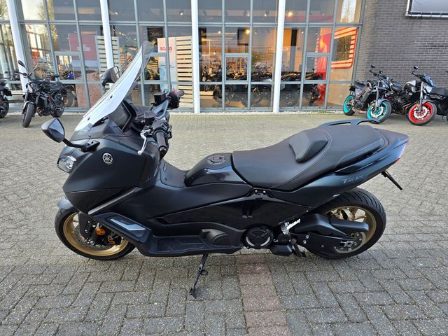 yamaha - tmax-tech-max-560