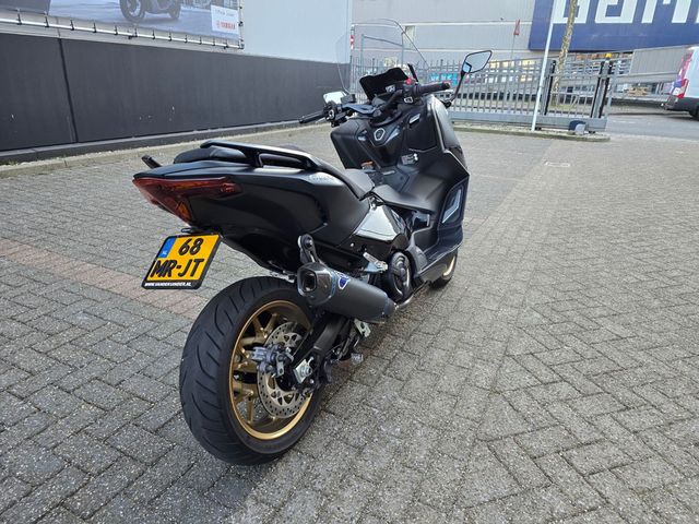 yamaha - tmax-tech-max-560