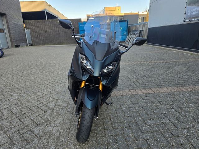 yamaha - tmax-tech-max-560