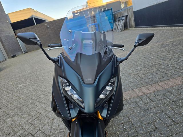 yamaha - tmax-tech-max-560