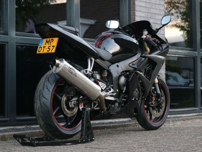 YAMAHA YZF R6 – foto 3