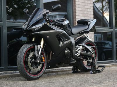 YAMAHA YZF R6 – foto 4