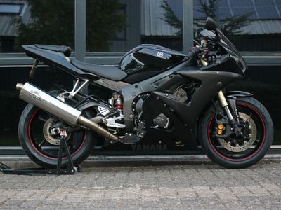 YAMAHA YZF R6 – foto 2