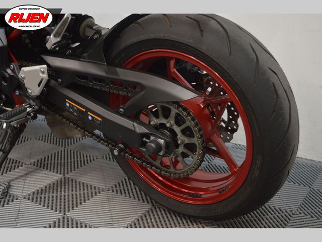 kawasaki - z900