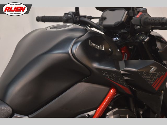 kawasaki - z900