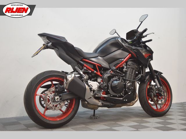 kawasaki - z900