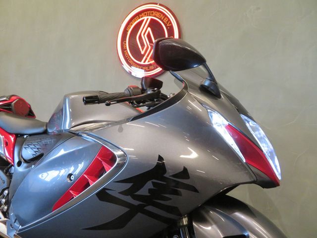 suzuki - gsx-r-1300-hayabusa