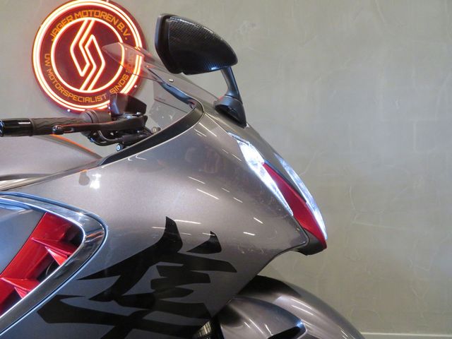 suzuki - gsx-r-1300-hayabusa