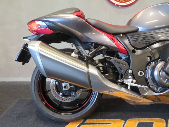 suzuki - gsx-r-1300-hayabusa