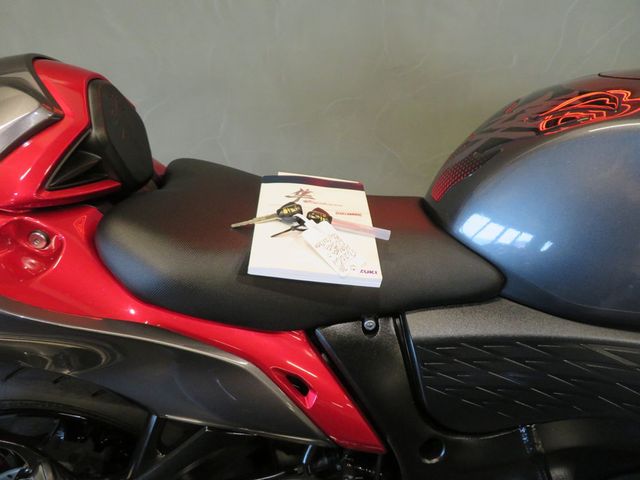 suzuki - gsx-r-1300-hayabusa