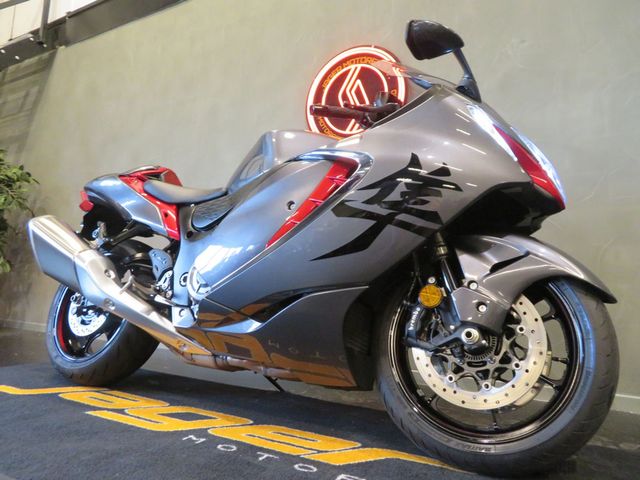 suzuki - gsx-r-1300-hayabusa