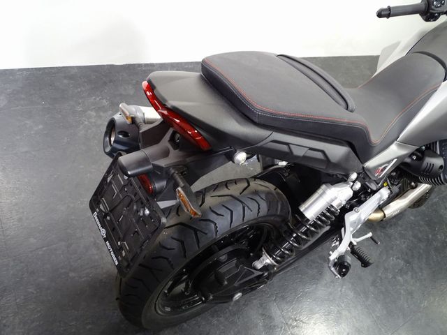 moto-guzzi - v-85-strada