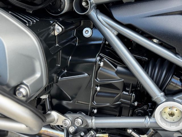 bmw - r-1250-gs-adventure