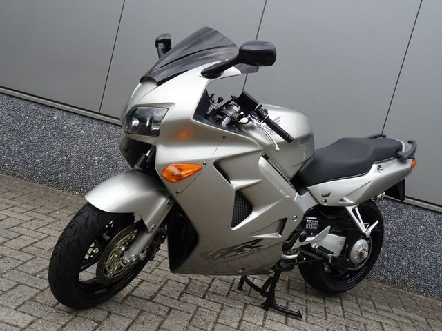honda - vfr-800