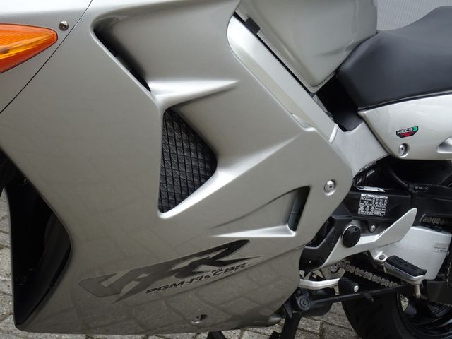 honda - vfr-800