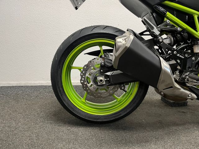kawasaki - z900