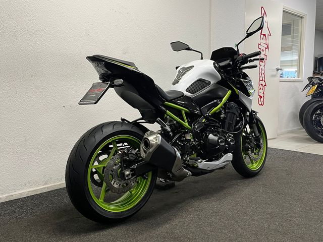 kawasaki - z900