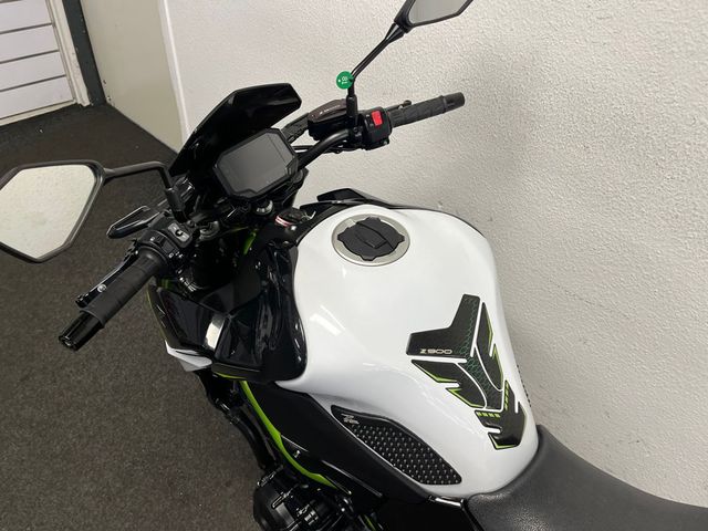 kawasaki - z900