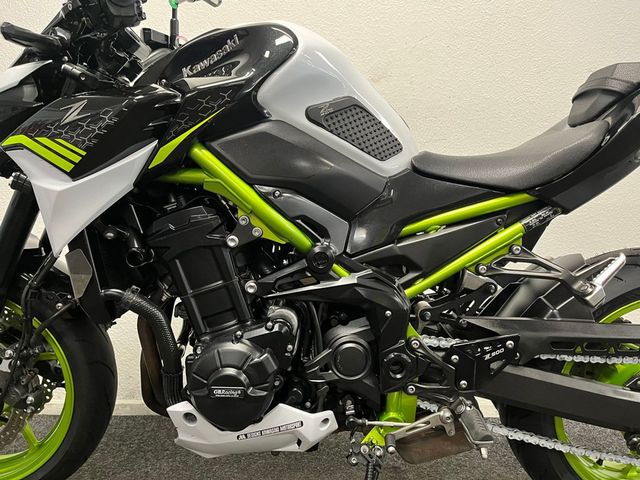 kawasaki - z900