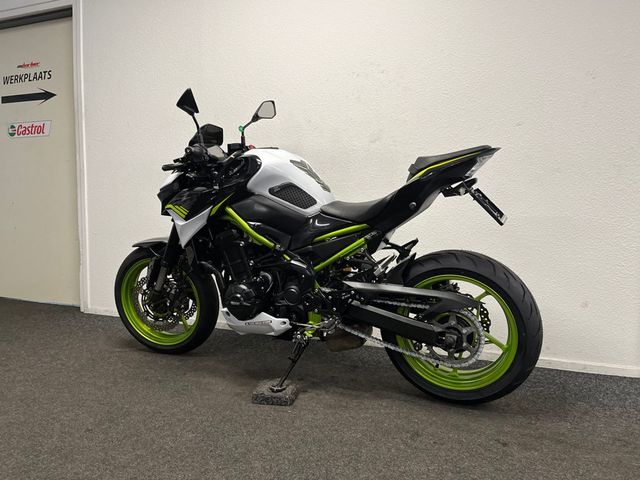 kawasaki - z900