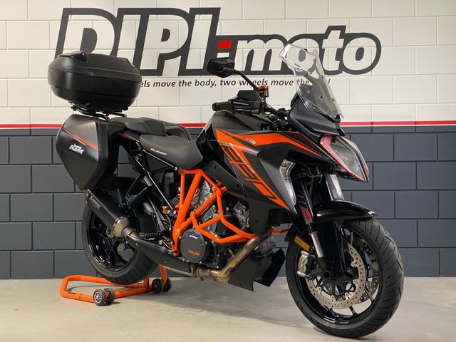 ktm - 1290-super-duke-gt