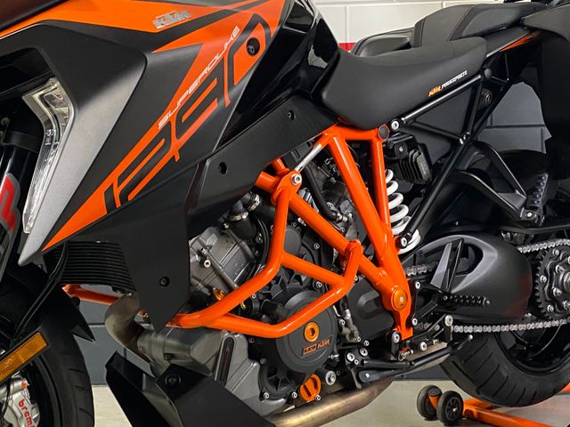 ktm - 1290-super-duke-gt