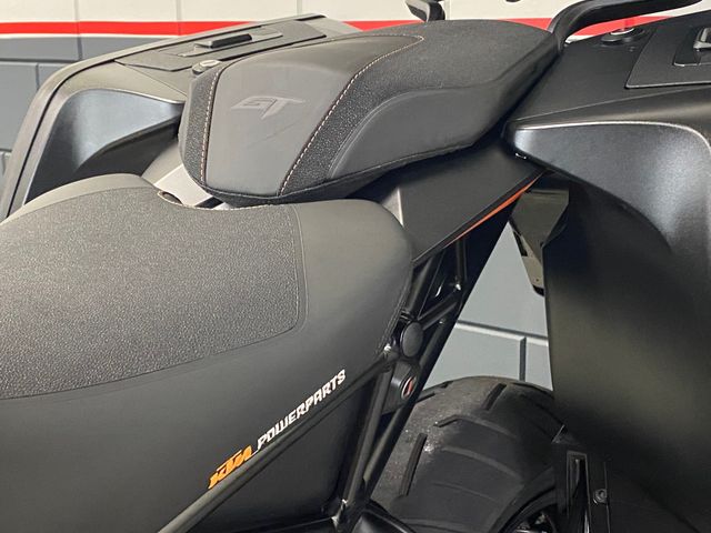 ktm - 1290-super-duke-gt