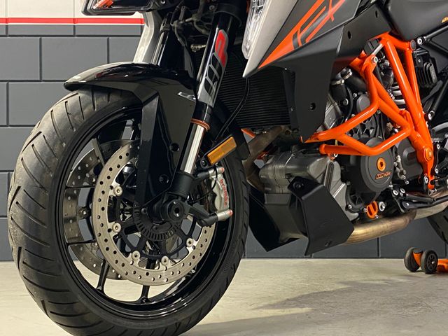 ktm - 1290-super-duke-gt