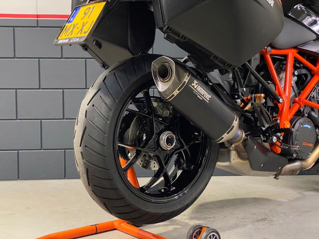 ktm - 1290-super-duke-gt